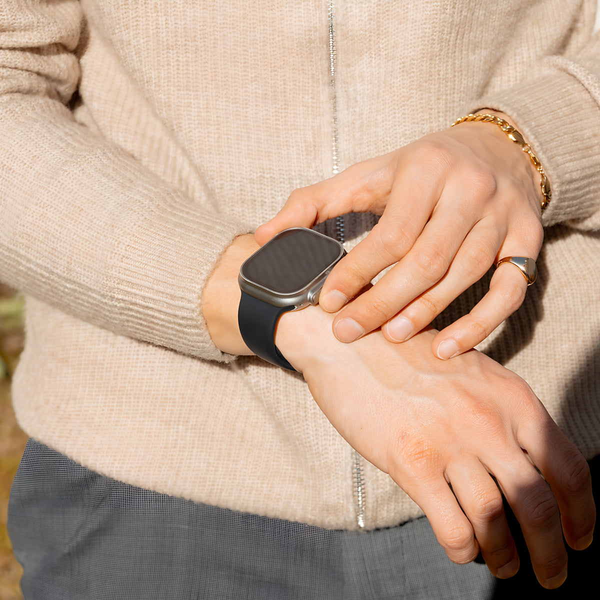 Sport-Silikonarmband Schwarz an der Apple Watch